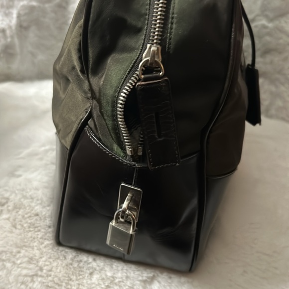 Prada Large green nylon and brown leather commuter bowling bag & lock & keys - Picture 3 of 17